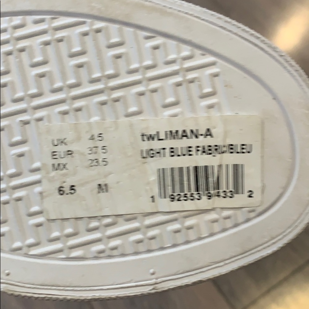 Tommy Hilfiger shoes - Picture 3 of 4